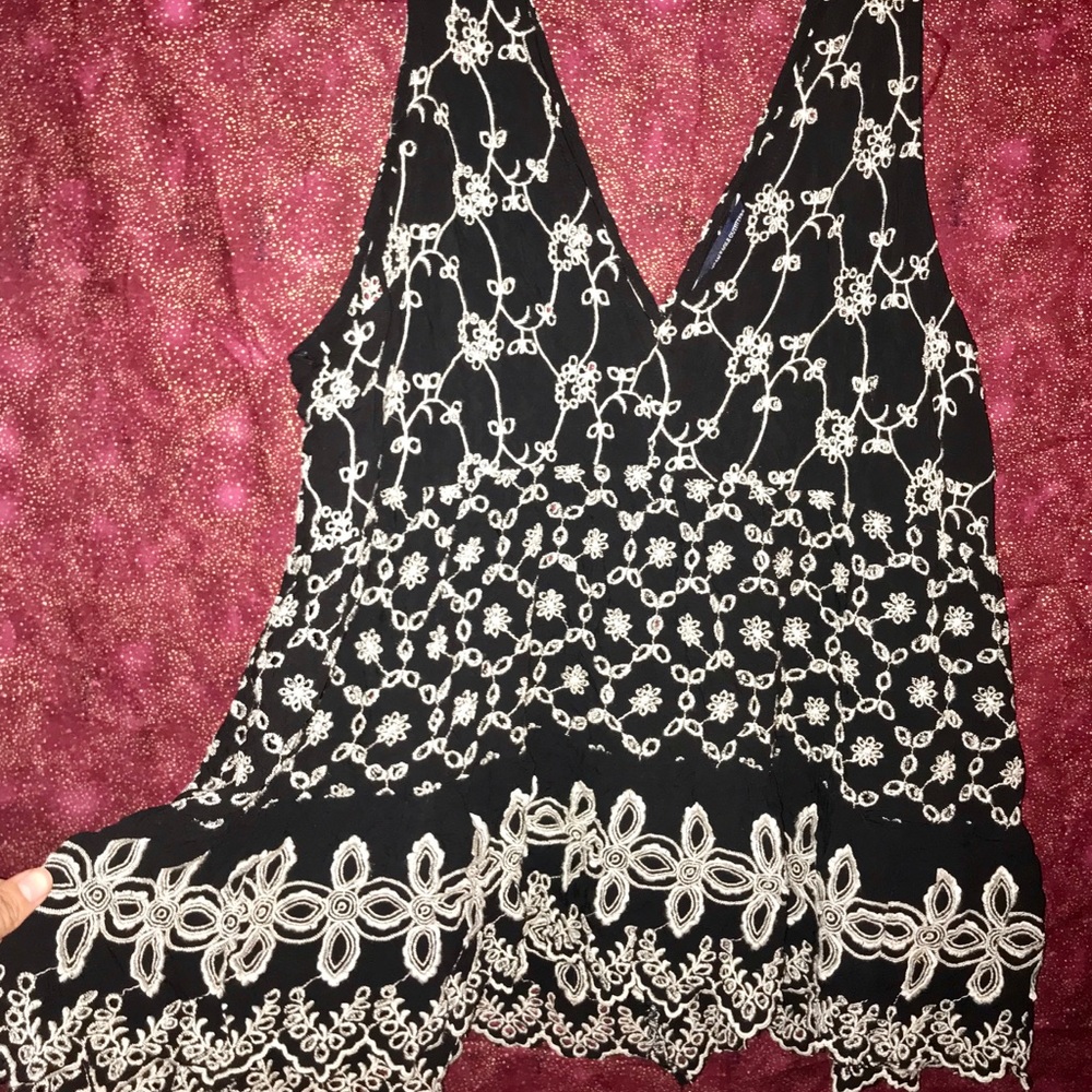 Stunning American Eagle flowy tank top